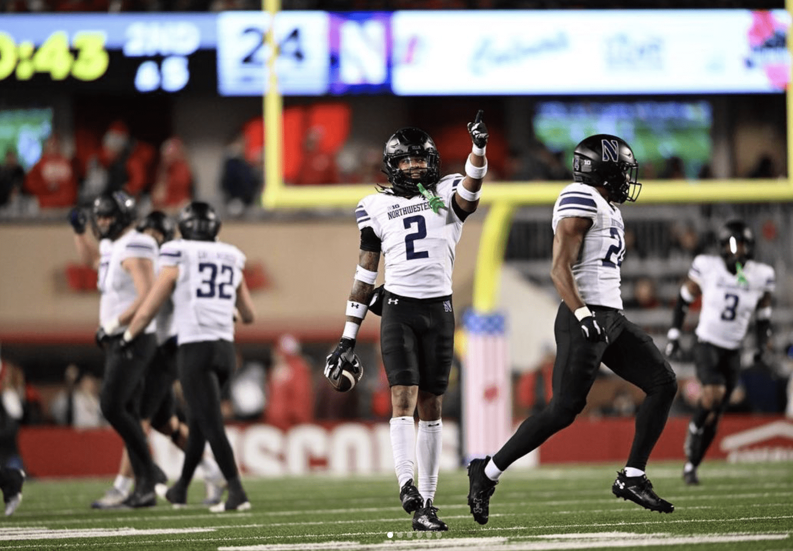 WVU Football sends offer to DB target Garnett Hollis